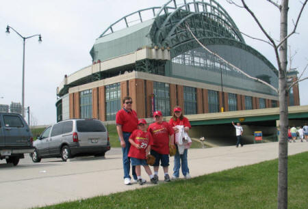 Miller Park, Milwaukee, WI - 2005  (Click for more pics...)